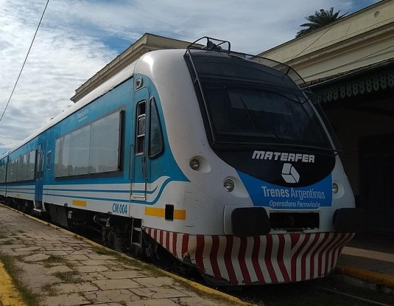 Desde hoy lunes vuelve a funcionar el tren que une Paraná con Colonia Avellaneda