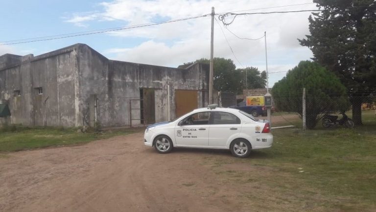 Veterinario denuncia que le usan la firma