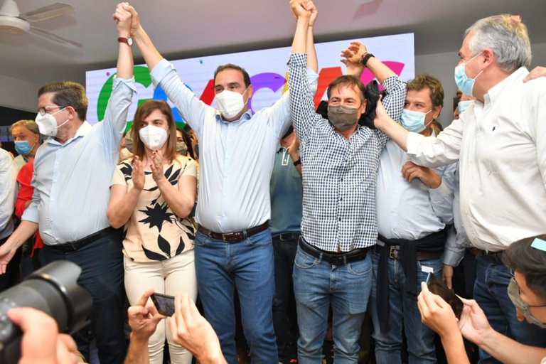 El radical Valdez arrasó en Corrientes, logró el 76% de los votos
