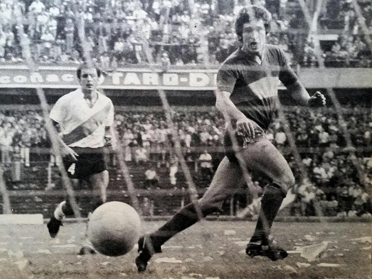 Murió Carlos María García Cambón, el símbolo de Boca Juniors que le hizo cuatro goles a River en su debut