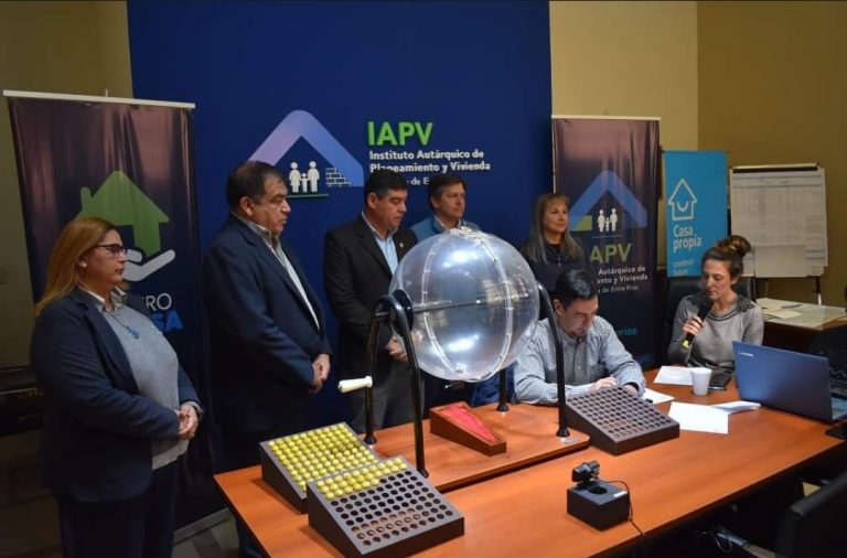 IAPV: Se sortearon las 15 viviendas de Basavilbaso