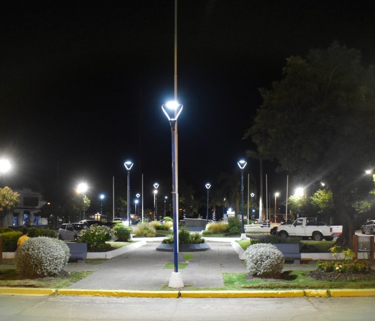 Nuevas luminarias en plazoleta del Centenario de Basavilbaso