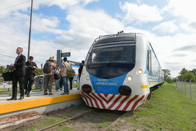 Después de tres décadas, el tren volvió a unir Paraná con La Picada