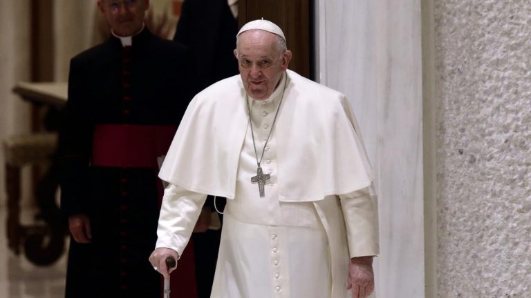 La salud del Papa: Francisco pasó “una buena noche” en el hospital