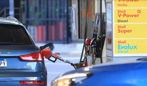 Petroleras aumentaron los precios de los combustibles