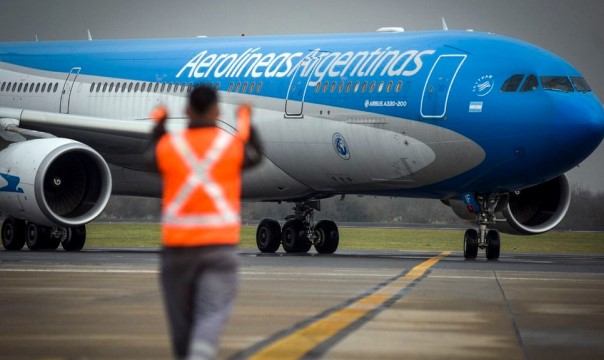 El Gobierno busca privatizar 41 empresas: YPF, Banco Nación, Correo y Aerolíneas Argentinas, entre otras