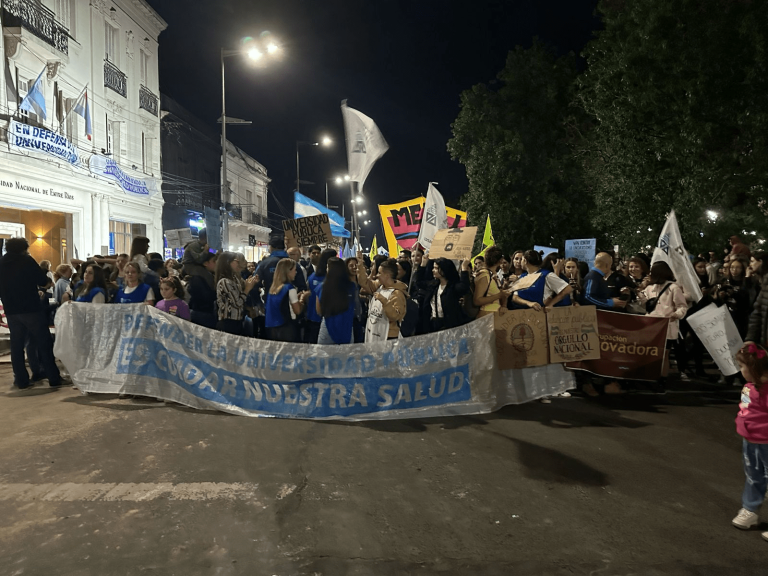 En Concepción del Uruguay se marchó en apoyo a la Universidad Publica
