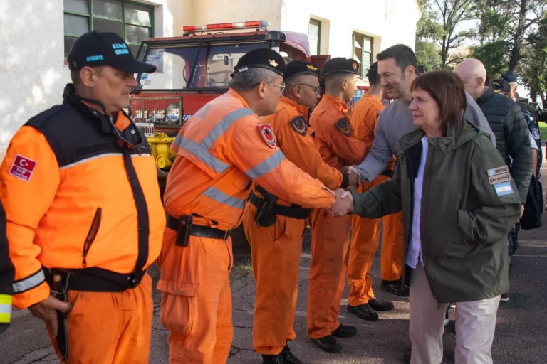 Javier Milei decretó tres días de duelo por las víctimas del temporal en Bahía Blanca