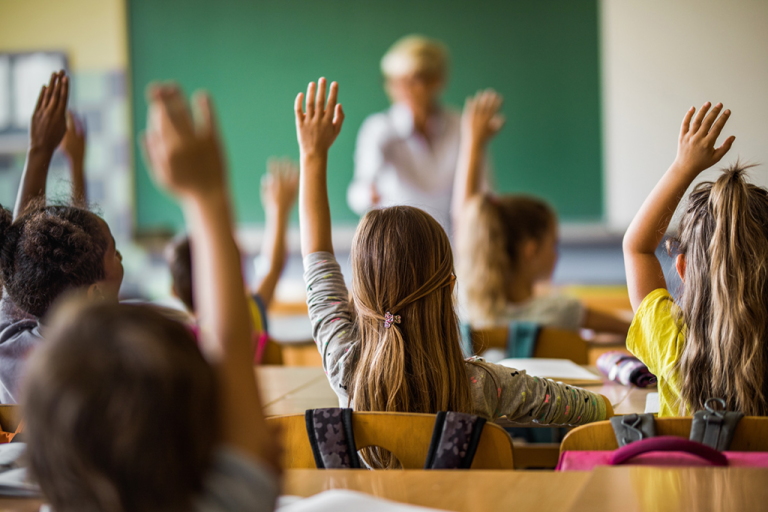 Ola de calor: Aclaran que no se autorizó a las escuelas a suspender las clases