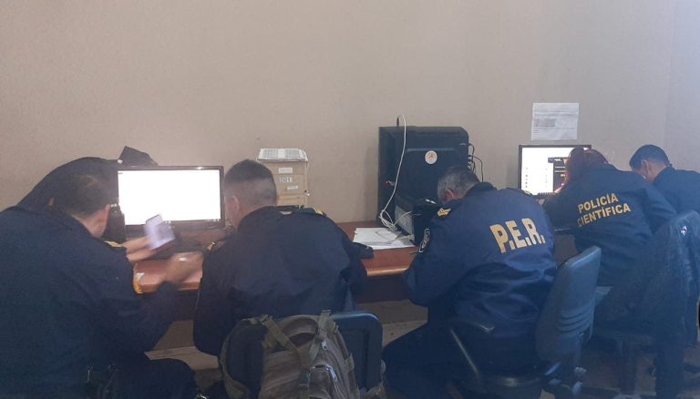 Capacitación en Dactiloscopia en la División Policía Científica de la Departamental Uruguay