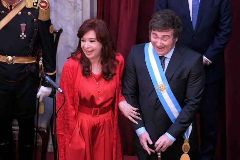 En Casa Rosada anticipan una detención “respetuosa” de Cristina Kirchner y se diferencian del macrismo
