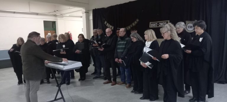 El Coro Municipal “Magníficat” se presentó en la ESA N° 13