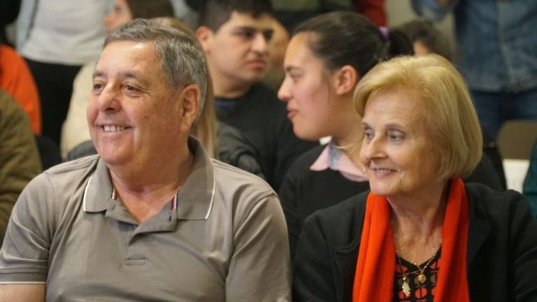 Alfredo D`Angeli y Stella Olalla renunciaron al aumento de su dieta