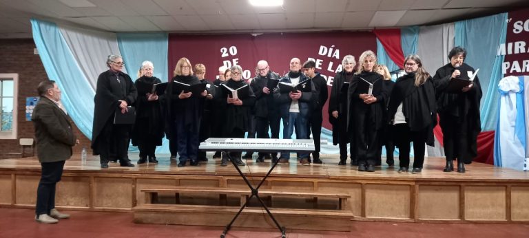 El Coro Municipal Magnificat continúa su recorrida por instituciones educativas nocturnas