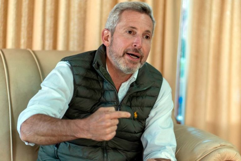 Frigerio garantizó el pago de aguinaldos a estatales