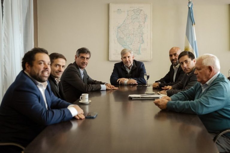 “Arrancamos una nueva etapa”. Frigerio estuvo en el inicio de gestión de OSER