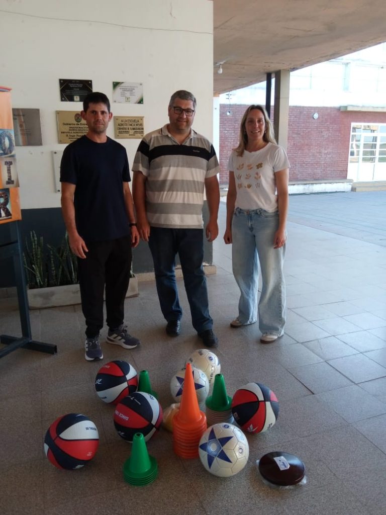 La Escuela Agrotécnica recibió material deportivo gestionado ante el diputado Hein