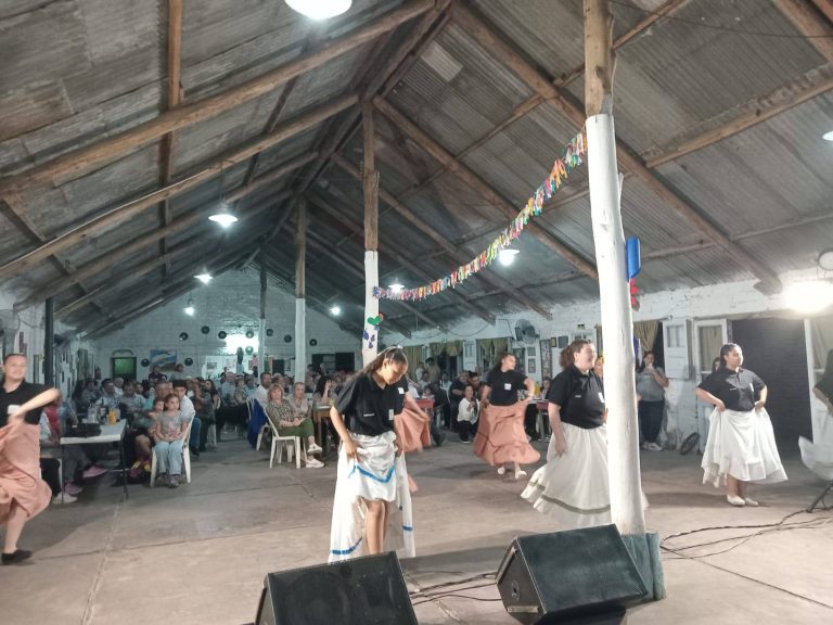 “Bailar y algo mas”, encuentro en la Peña Semblanzas Gauchas