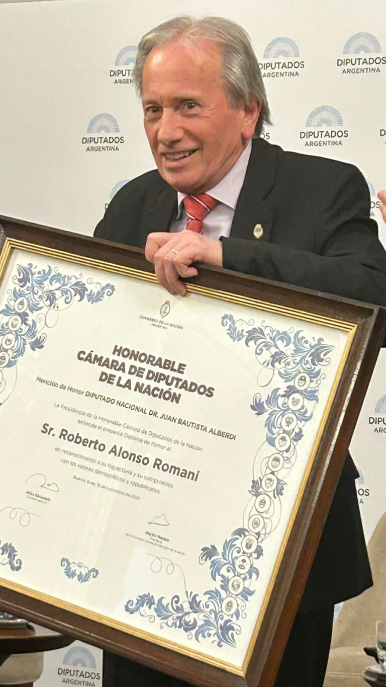 Diputados de la Nación entregó su máxima distinción a Roberto Romani, con presencia de autoridades de Basavilbaso